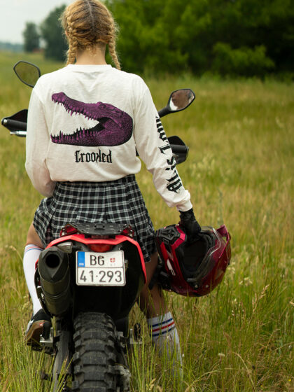 Crooked Crocodile White